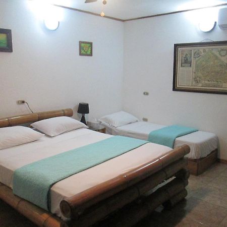 Hotel Bugabutik Puerto Viejo de Talamanca Bagian luar foto