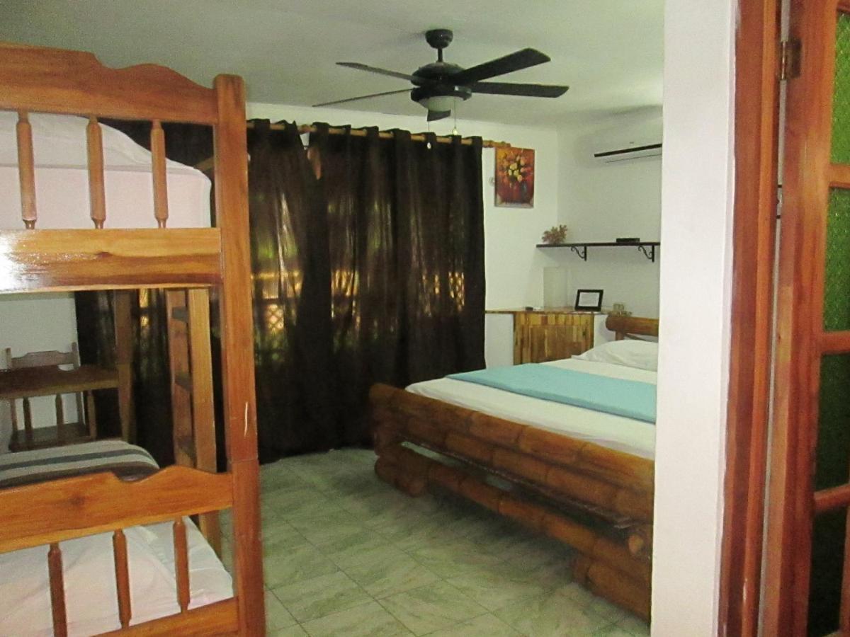 Hotel Bugabutik Puerto Viejo de Talamanca Bagian luar foto