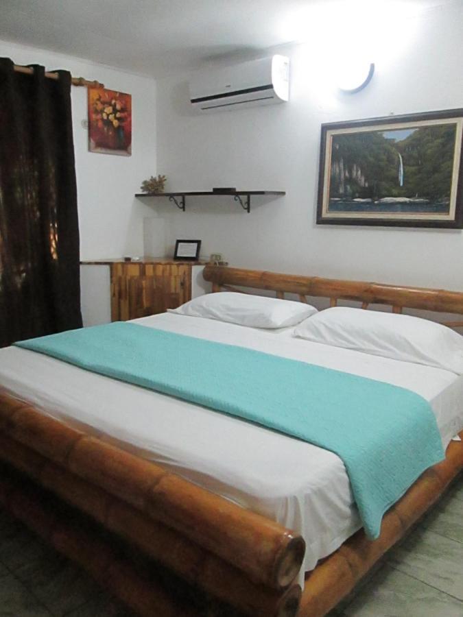 Hotel Bugabutik Puerto Viejo de Talamanca Bagian luar foto