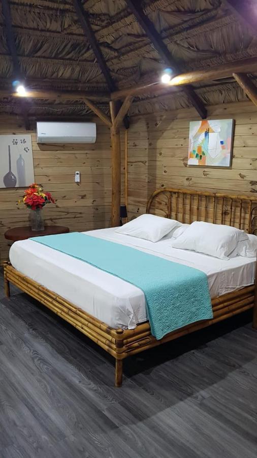 Hotel Bugabutik Puerto Viejo de Talamanca Bagian luar foto