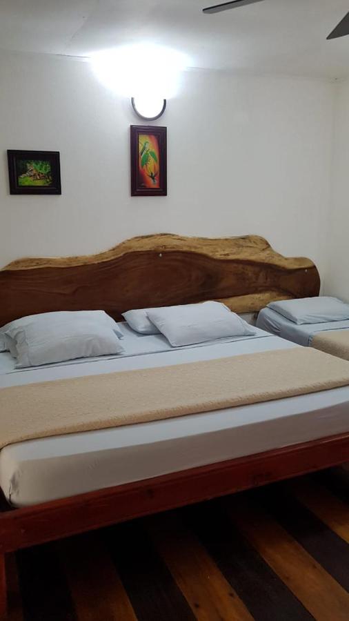 Hotel Bugabutik Puerto Viejo de Talamanca Bagian luar foto