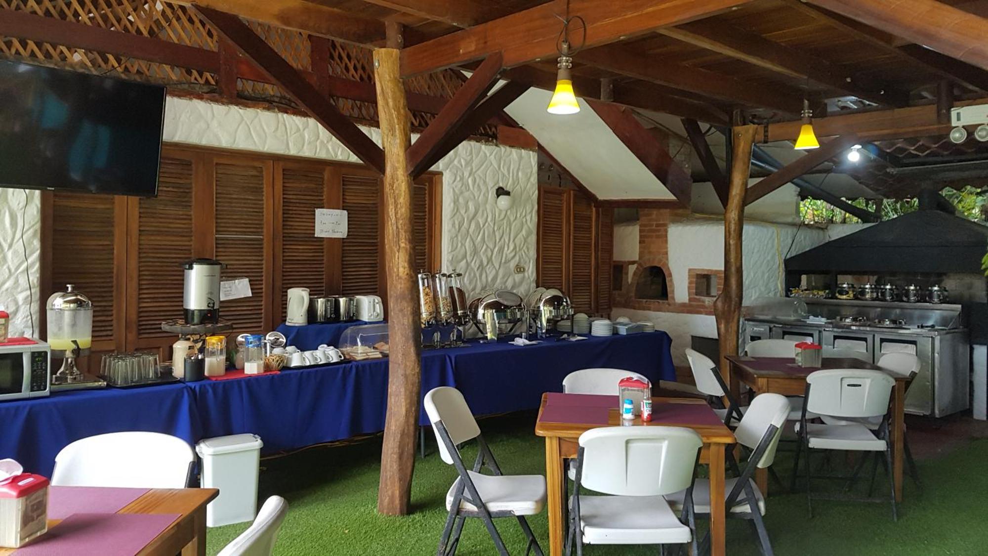 Hotel Bugabutik Puerto Viejo de Talamanca Bagian luar foto