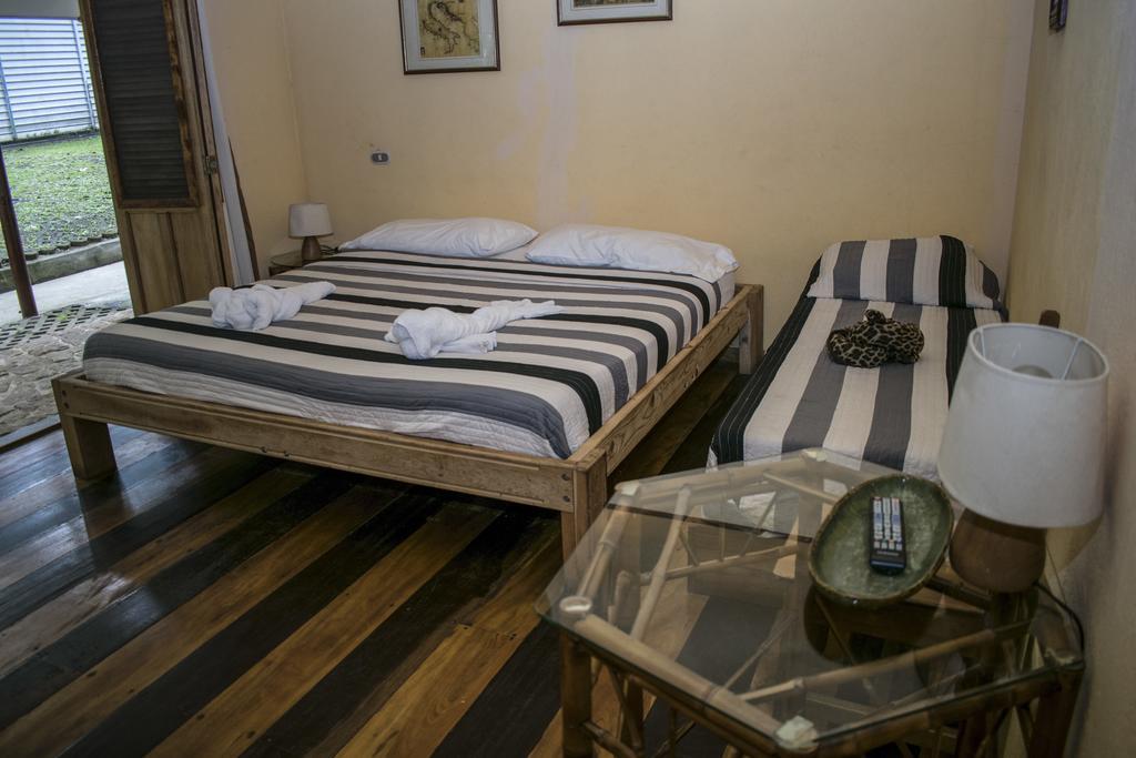 Hotel Bugabutik Puerto Viejo de Talamanca Bagian luar foto
