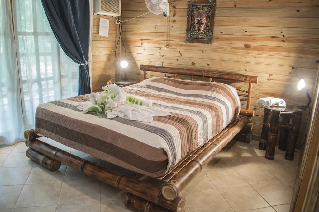 Hotel Bugabutik Puerto Viejo de Talamanca Bagian luar foto